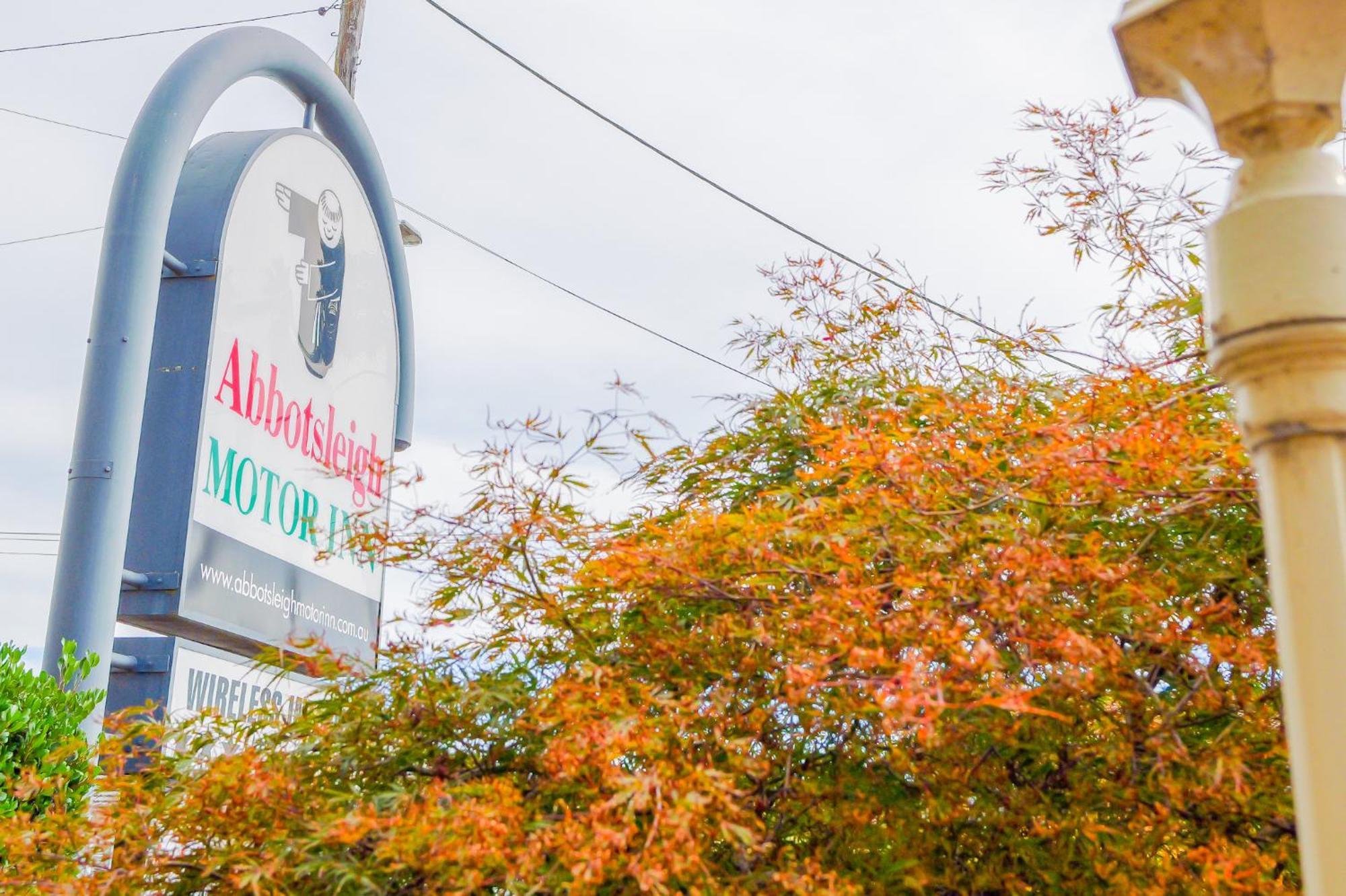 Abbotsleigh Motor Inn Armidale Exterior photo
